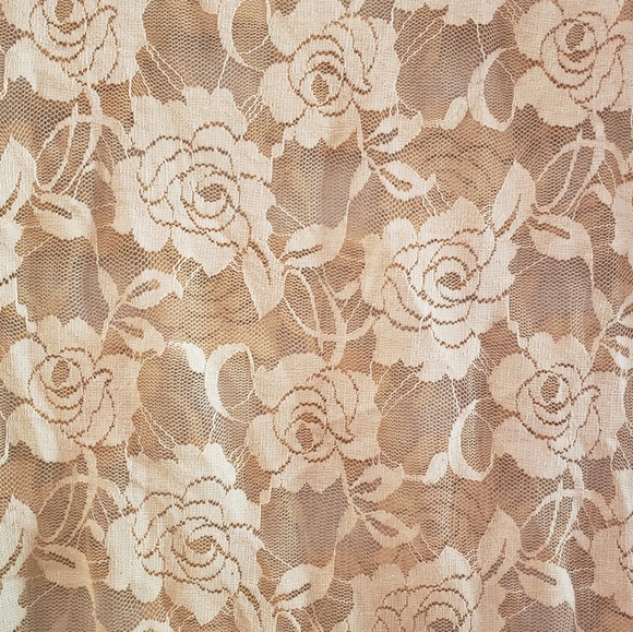 New with tags Urban Mango yellow rose lace top - Picture 2 of 5